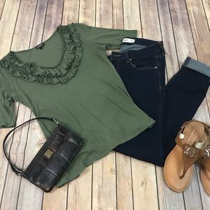 Lightweight Ruffle 3/4 Sleeve top